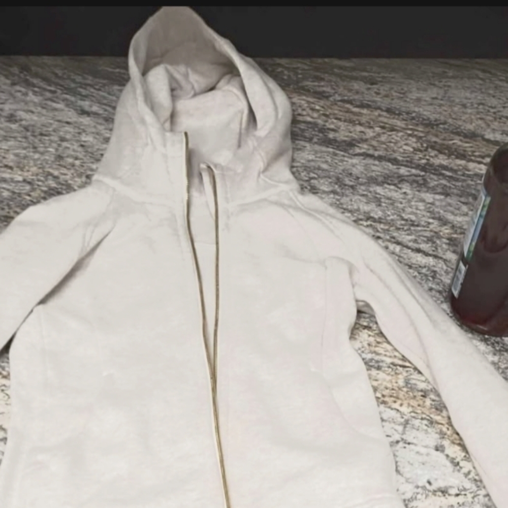 Lululemon Scuba Hoodie Size 2 Like New